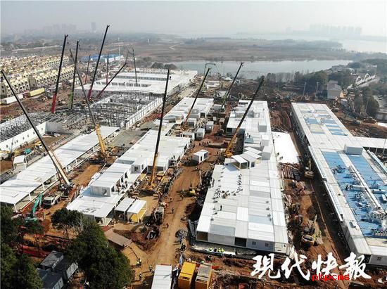 宇宙最拼工地火神山 口头禅就俩字：快点