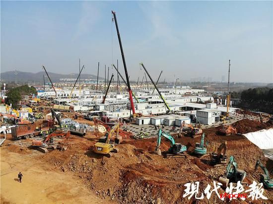宇宙最拼工地火神山 口头禅就俩字：快点